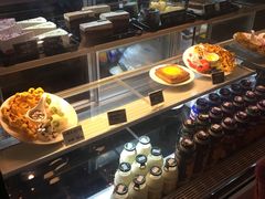 -西西弗书店&矢量咖啡(壹方购物中心店)