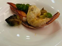 烤带壳龙虾配罗马花菜-Jean Georges