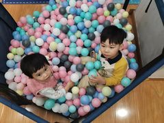 -抱抱熊托育中心(大悦城店)