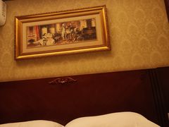 -维也纳酒店(罗湖口岸国贸东门店)