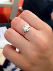 -威德钻石-克拉钻大本营(南京东路店)