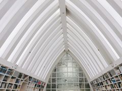 -钟书阁(松江泰晤士小镇店)