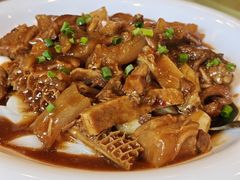 -郑猛记石岐鸽主题餐厅(长江店)
