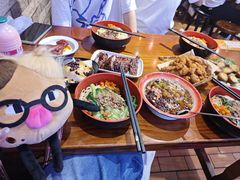 -爆炸头阿姨小四川正宗川味小吃(无任何分店)
