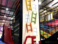 -趣玩空间蹦床乐园(临平旗舰店)