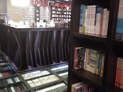 -钟书阁(松江泰晤士小镇店)