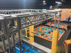 -蹦贝运动中心·蹦床·攀岩·闯关(龙岗店)