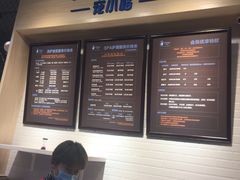 -宠小格时尚宠物生活馆(唐镇店)