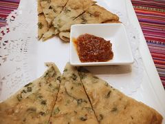 -香巴拉云南餐厅(华莱坞店)