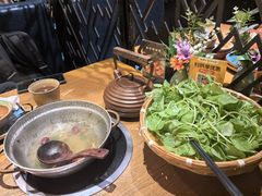 -吃饭皇帝大土家民族菜(正大广场店)