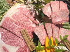 -山川小町·极番烧肉(新地假日广场店)