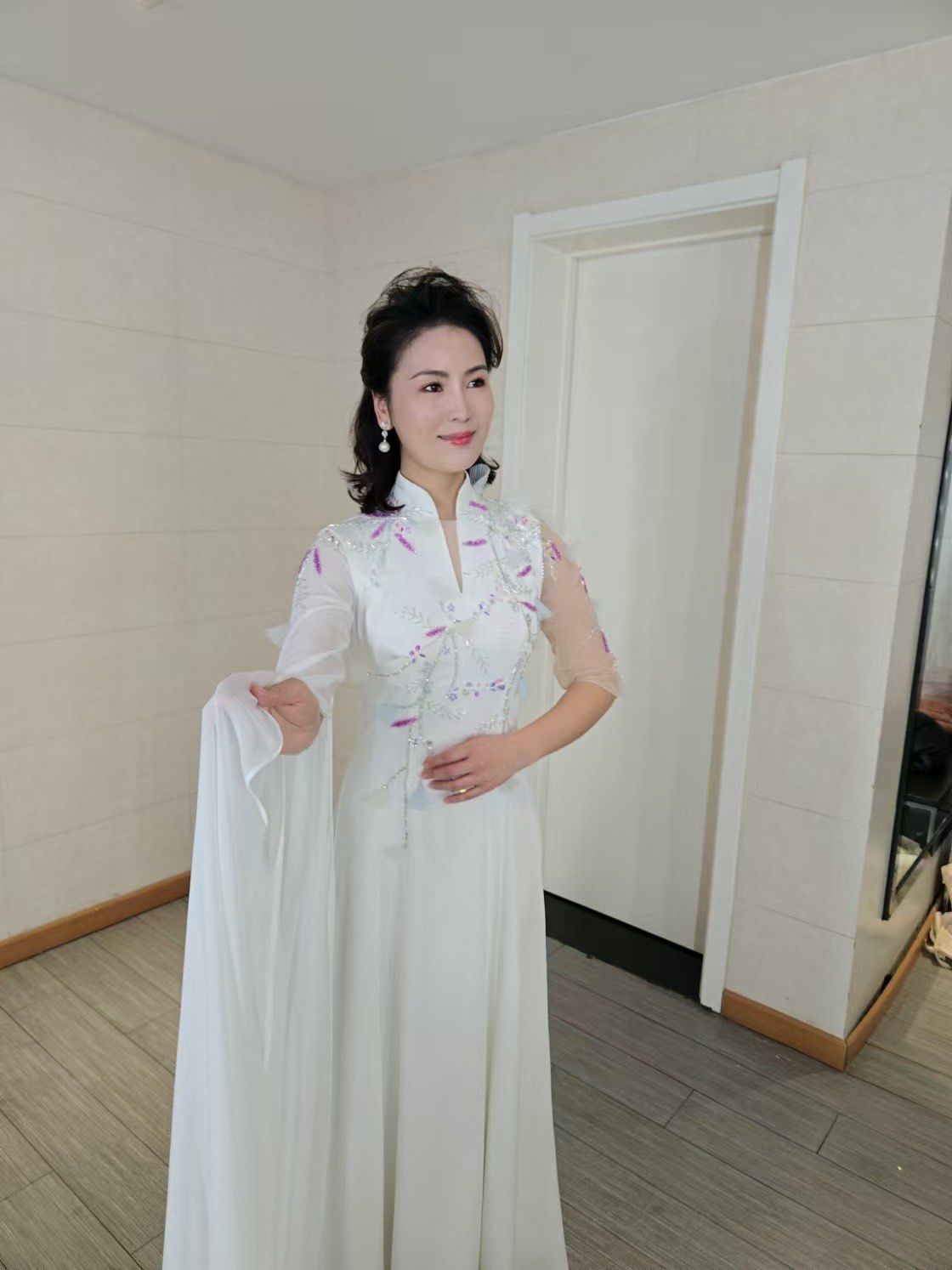 主持人妆照