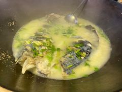 招牌柴火灶台鱼头-好灶头妈妈菜·千岛湖土菜地标美食