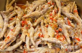 Braised Garlic Chicken Feet