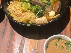 -万记麻辣烫国展总店