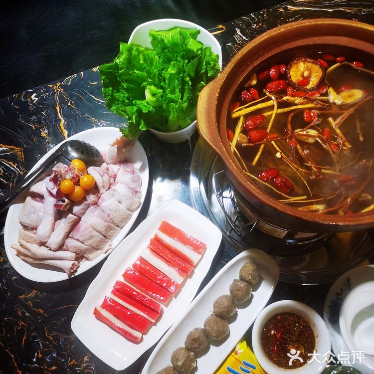 🔥广州探店|老火探炉鸡煲，清补凉锅底快黎试下几鲜⁉️