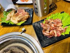 韩式腌猪王排-·缸桶屋·韩式牛肋条自助烤肉(西湖D11店)