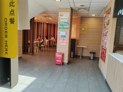 -麦当劳(乳山路店)
