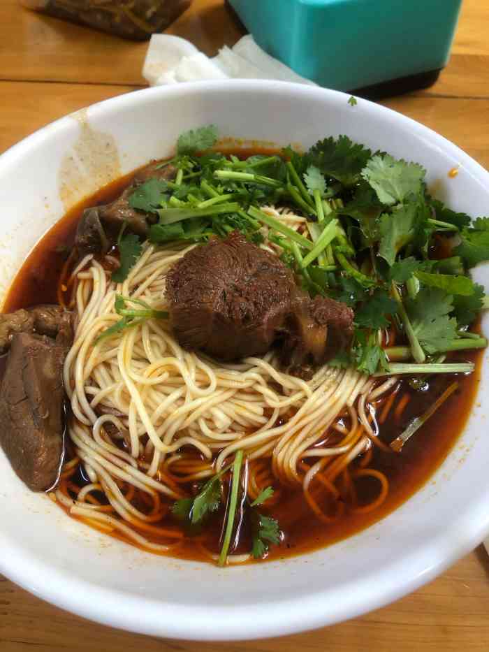 巷巷牛肉面-"胡辣壳的香味是特色,整体味道温和.长期.