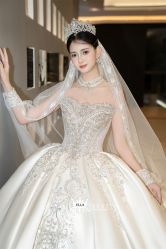 点击看大图 -艾拉·女王婚纱礼服馆