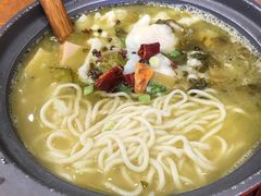 -周鱼小馆石锅酸菜鱼(活力汇店)