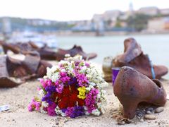 -多瑙河畔鞋履雕塑