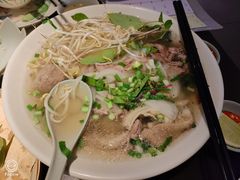 -大头虾越式风味餐厅(光明广场店)