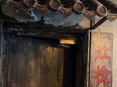 -荒岛实景沉浸密室(江汉路1店)