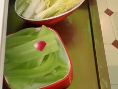 -洪氏嗨捞·广东猪肚鸡·椰子鸡火锅(西咸万象城店)