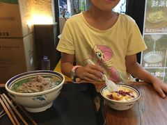 -云阿蛮云南生烫牛肉米线(奉贤路店)