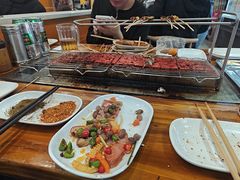-哈尔滨小酒馆·鲜肉现穿自助烧烤(康新花园店)