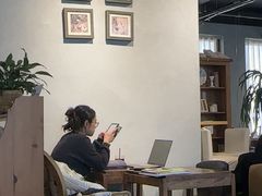 -房角石咖啡与书(吉大南校店)