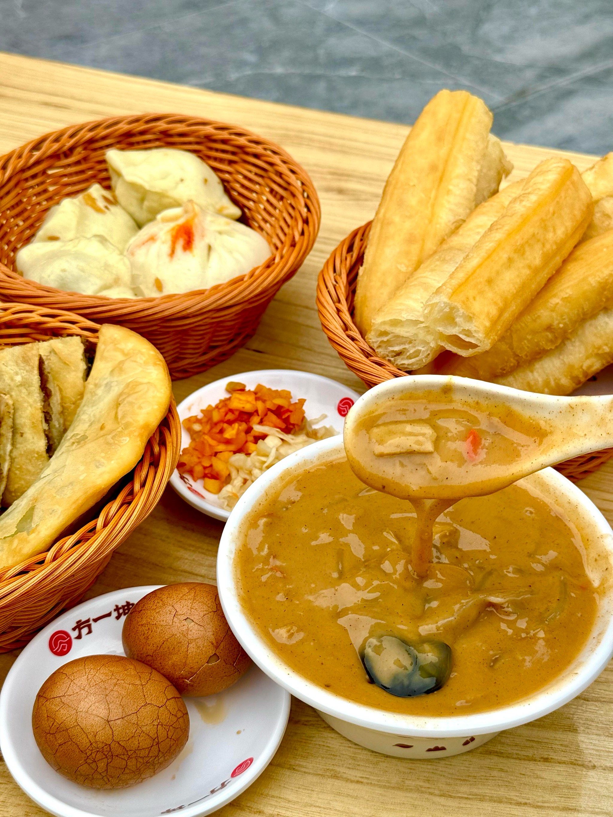 方一坤 #胡辣汤 #郑州美食 #早餐 #豆沙包