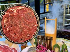 -茅草房·河畔园林火锅