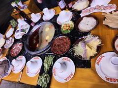 -憨孃孃·重庆老火锅(红山黑金店)