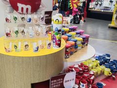 -m豆巧克力世界(上海世茂广场店)