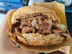 -洪峰浩老北京烧饼夹肉(角门路店)