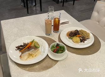 唔讲唔知 呢间新开楼上西餐好有格调 一入餐厅就见到飞