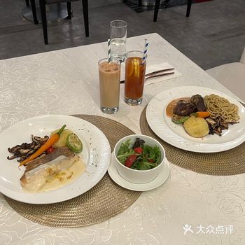 唔讲唔知 呢间新开楼上西餐好有格调 一入餐厅就见到飞