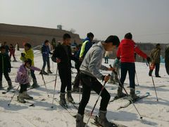 -采薇庄园四季滑雪场