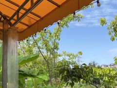 -茅草房·河畔园林火锅