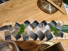 -青瓦餐厅·生鱼片·韩园烤肉(西塔店)