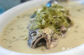 Snow Cabbage Steamed Fish