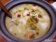 -周鱼小馆石锅酸菜鱼(活力汇店)