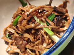 腊肉炒笋-小隐人家(乐松店)