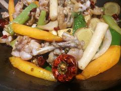 泥炉碳锅牛蛙-西街夜油条·麻团包乌饭