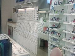 -诺柯视眼镜-蔡司依视路官方工厂店(淞南一店)