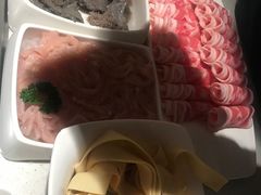 -海底捞火锅鲜切牛肉主题店(长寿路店)