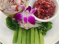 -园中园美食城