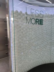 -LESSMORE科技头皮理容中心